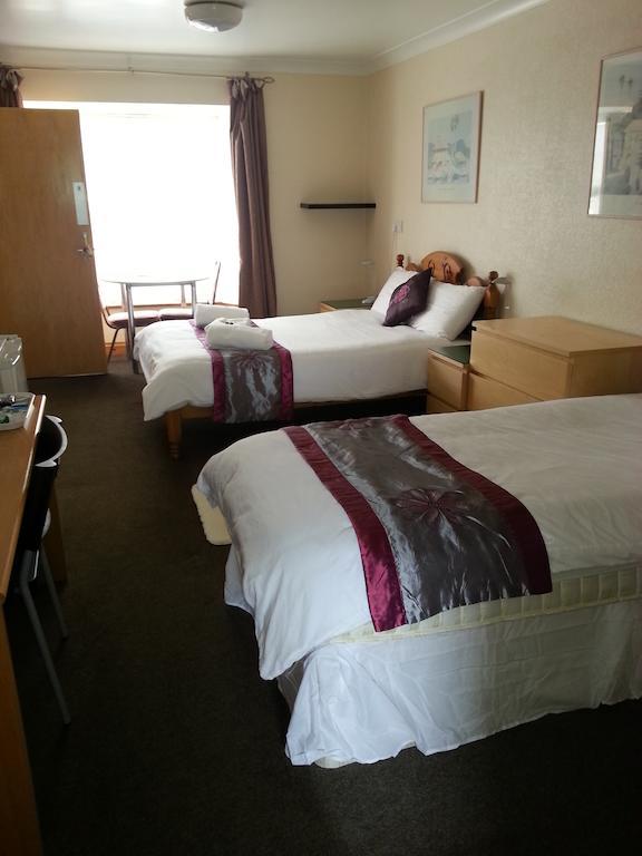 Llanion Lodge Saint Florence Стая снимка