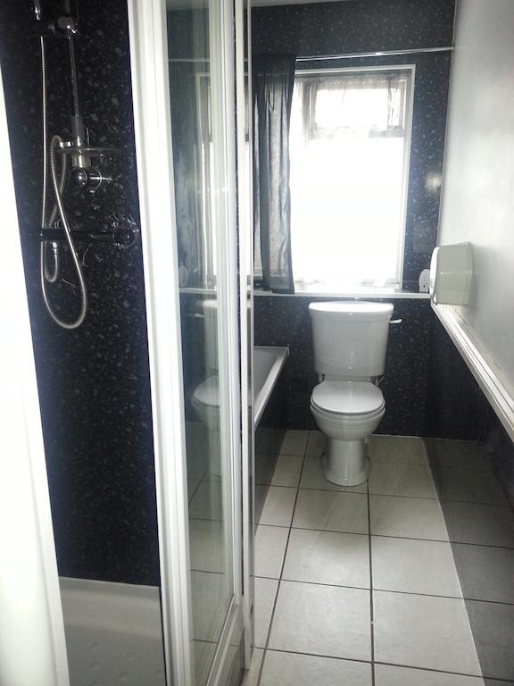 Llanion Lodge Saint Florence Стая снимка